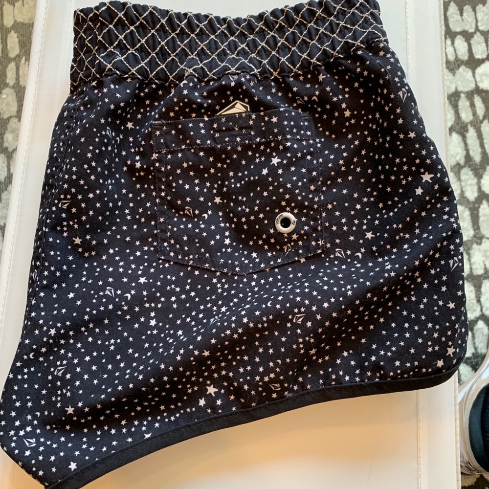 Volcom Star Shorts - Picture 2 of 2